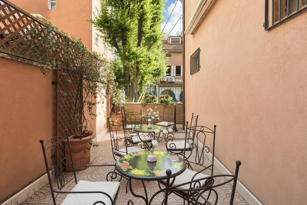Hotel Garibaldi Mestre Exterior photo