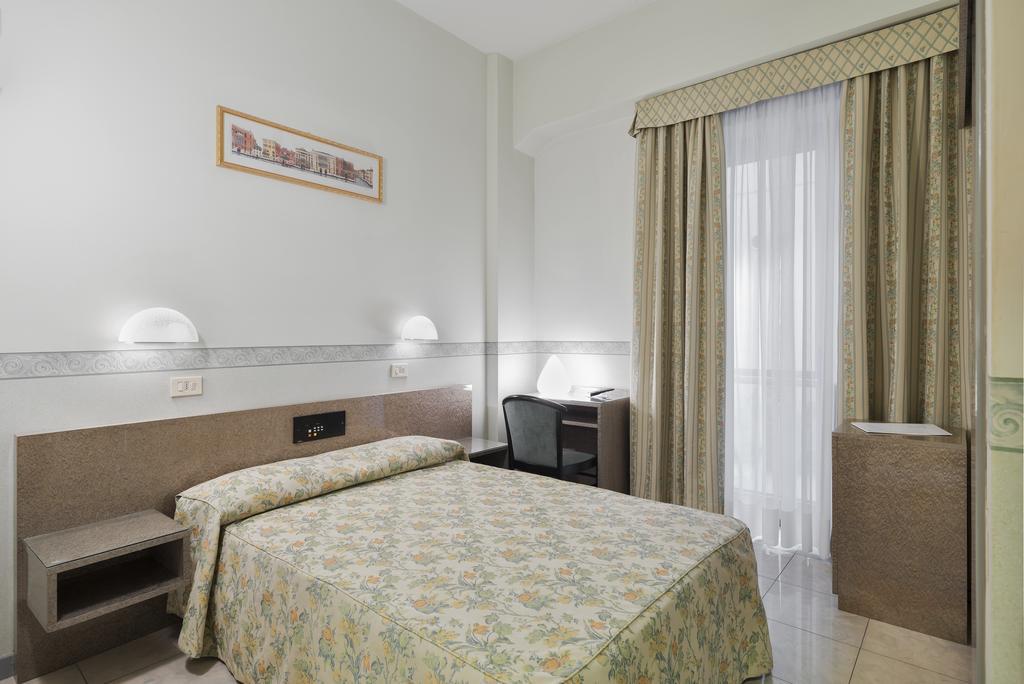 Hotel Garibaldi Mestre Exterior photo