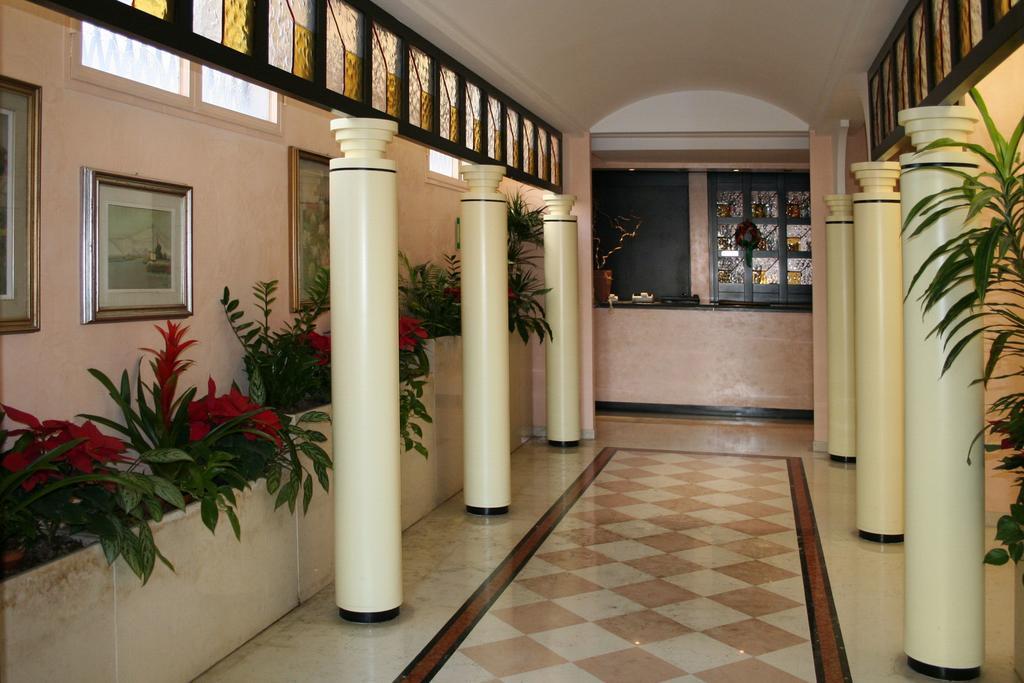 Hotel Garibaldi Mestre Exterior photo