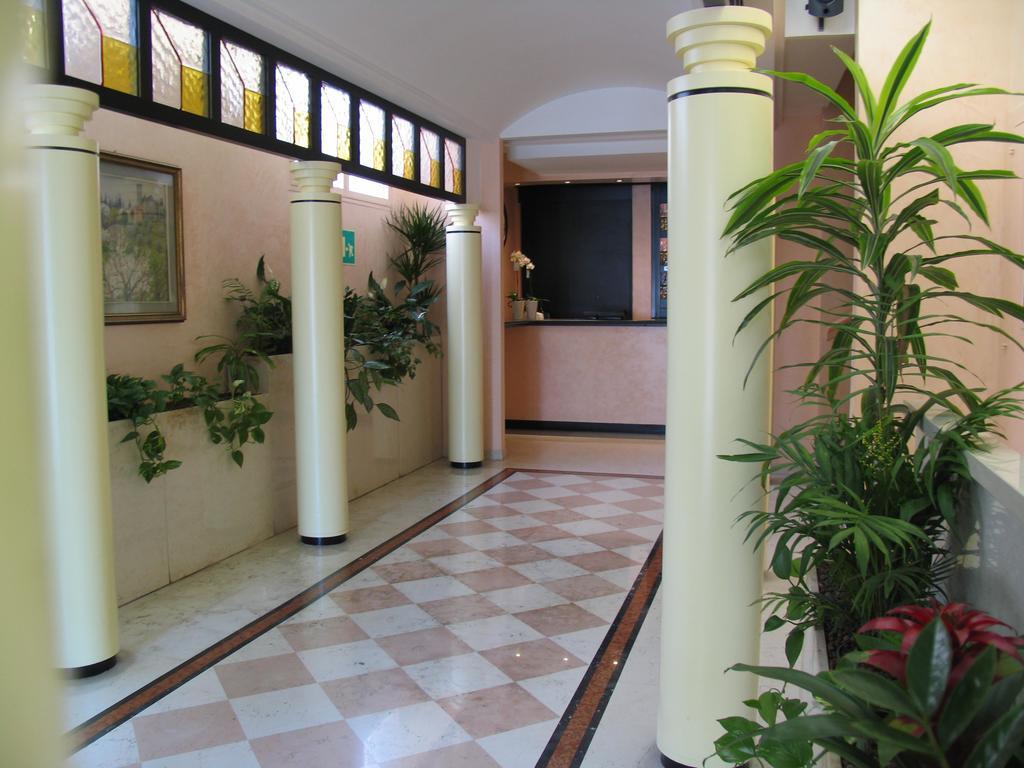 Hotel Garibaldi Mestre Exterior photo