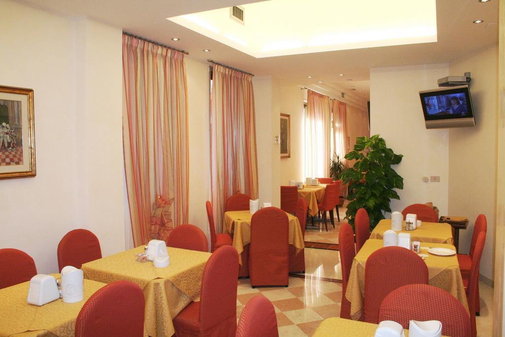 Hotel Garibaldi Mestre Exterior photo